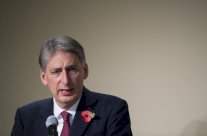 هاموند: على الاسد ان يتنحى في المرحلة الانتقالية