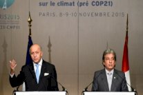 مفاوضات حول المناخ في باريس تحت ضغط تقارير مقلقة