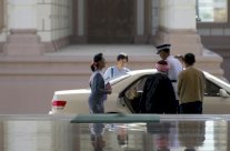 سو تشي تصل إلى برلمان بورما بعد فوزها التاريخي