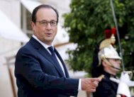 الرئيس التونسي يزور هولاند ويدين الاعتداءات