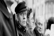 شعبية هيلموت شمدت تخطت ألمانيا إلى العالم