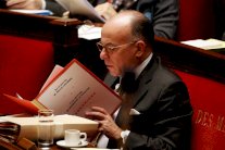 باريس تدعو اوروبا الى