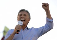 الليبرالي ماكري الأوفر حظا لرئاسة الارجنتين