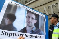 جون برينان ينتقد سنودن بعد اعتداءات باريس