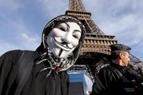 أنونيموس تسرّب مواقع وحسابات متطرفين استعدادًا لغزوها