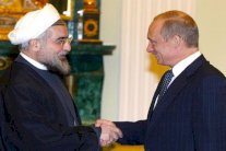 بوتين يصل إلى طهران لبحث الملف السوري