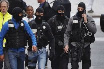 مقتل إرهابيين واعتقال آخرين في شمال باريس