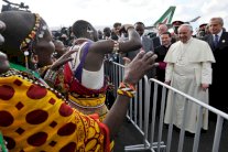 البابا يدين 