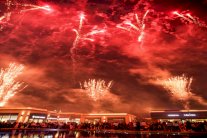 ألعاب نارية في سيتي ووك دبي احتفالاً باليوم الوطني