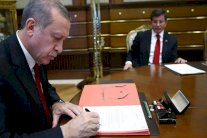 إردوغان يصادق على حكومة داود أوغلو 