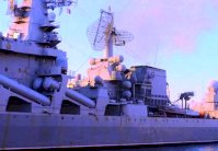 الطراد الصاروخي (موسكو) يتموضع قبالة اللاذقية