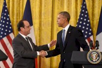 هولاند يستقبل ميركل ضمن لقاءاته لمكافحة الإرهاب