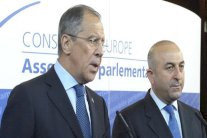 وزيرا خارجية روسيا وتركيا وجهًا لوجه لتنفيس التوتر