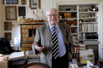 جان ماري لوبن لـ إيلاف: الفرنسيون يعيشون تداعيات فشل حكوماتهم