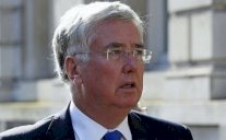 فالون: الضربات الجوية ضد داعش ستجعل بريطانيا 