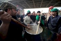 عراقيون: الساسة يستغلون المناسبات الدينية لخداعنا