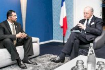 وفد الإمارات يجتمع مع فابيوس على هامش قمة المناخ 