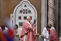 البابا فرنسيس يعلن