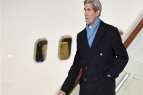 بدء المحادثات بين كيري ولافروف في موسكو