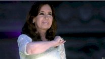 توديع مؤثر للرئيسة الارجنتينية المنصرفة كرستينا فرنانديز