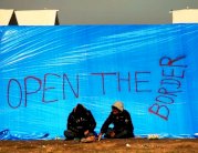 خطة ميركل لوقف تدفق اللاجئين قد تطيح باتفاق 