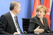 قمة المانية يونانية تركية مطلع 2016 حول ازمة الهجرة