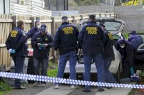 اتهام خمسة أشخاص بمخطط