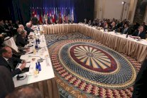 اكثر من اربع سنوات على جهود دولية لحل النزاع السوري