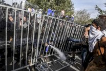 قادة الاتحاد الاوروبي يبحثون الهجرة وإمكانية خروج بريطانيا