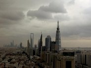 السعودية: الارصاد تحذر من أمطار متوسطة إلى غزيرة 