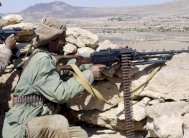 غارات ومعارك في اليمن على رغم اعلان تمديد وقف اطلاق النار