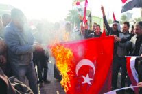 العراق... حرق الأعلام التركية واحتجاج لضعف الإصلاح 