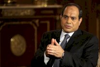 السيسي يحيل 13 مسؤولاً بارزاً بـ