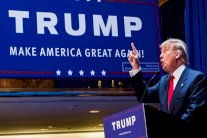 ترامب يعتزم انفاق مليونيّ دولار أسبوعيًا على الإعلانات