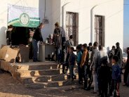 السعودية: توزيع آلاف القطع الشتوية على لاجئي سوريا