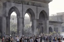 فصل 19 طالبًا وطالبة إخوانية من جامعة الأزهر