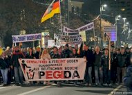 تجمع للنازيين الجدد في المانيا امام مركز للاجئين