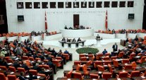 برلمان تركيا يرجىء البحث في مشروع قانون حول الشرطة
