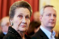 سيمون فايل.. المرأة الأكثر إثارة للإعجاب في فرنسا