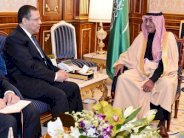 ولي العهد السعودي يستقبل سفير مصر لدى المملكة