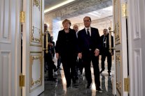 أزمة أوكرانيا.. عقوبات جديدة إن فشل اتفاق مينسك