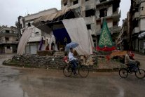 سوريون يناقشون مفاتيح الحل في بلادهم