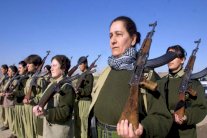 نساء كرديات على الجبهة الأمامية في وجه داعش