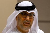 أنور قرقاش: الطائفية والتطرف بالعالم العربي سبب العنف