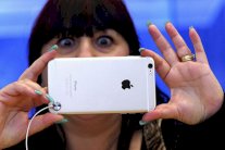 أبل تصبح أول شركة في العالم قيمتها 700 مليار دولار