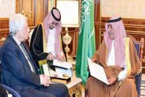  رسالة لخادم الحرمين الشريفين من الرئيس الجزائري