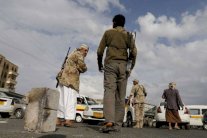 الحوثي محاصرًا بإعلانه الدستوري