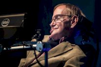 ستيفن هوكنغ: بقاء البشرية يعتمد على السفر لكواكب أخرى