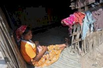 الالاف يفرون من النزاع في بورما مع تقليص المساعدات