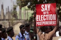 رئيس نيجيريا السابق اوباسانجو ينسحب من الحزب الحاكم